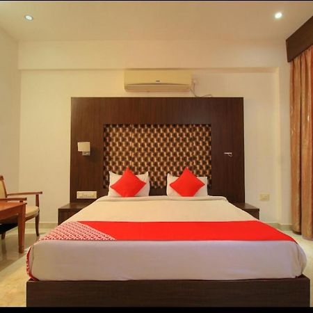 Grand Milestone Hotel Mysore Eksteriør billede