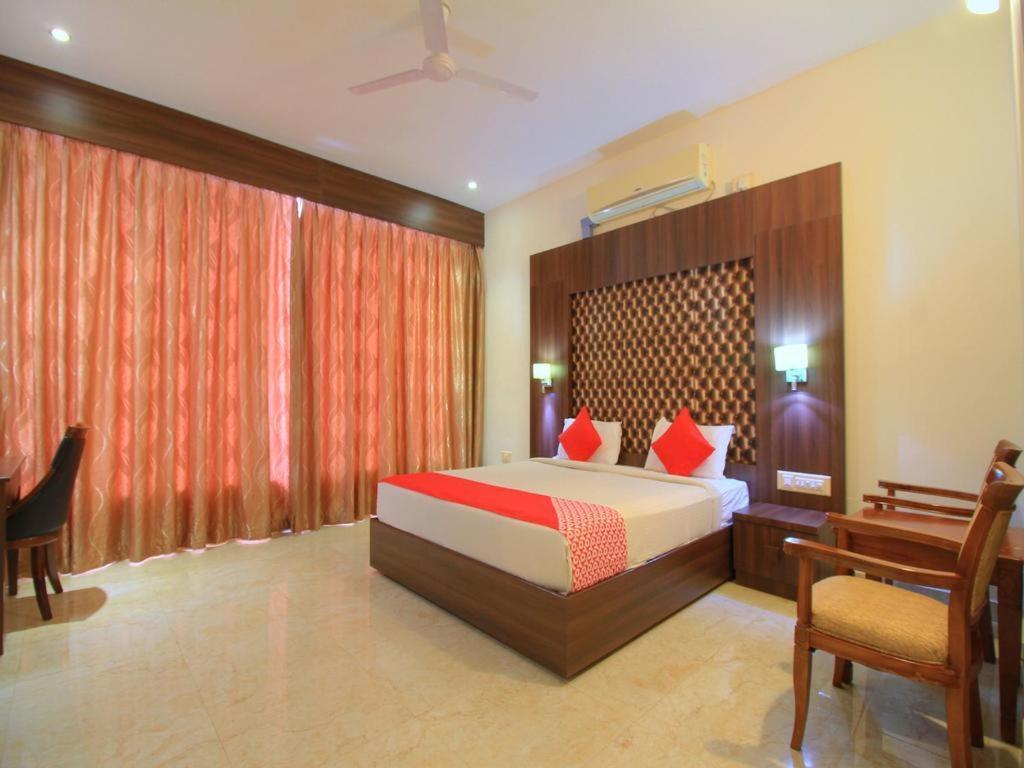 Grand Milestone Hotel Mysore Eksteriør billede