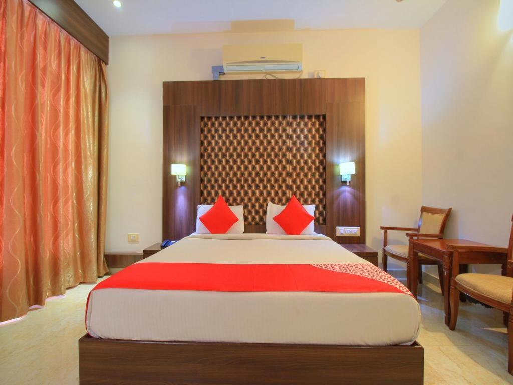 Grand Milestone Hotel Mysore Eksteriør billede