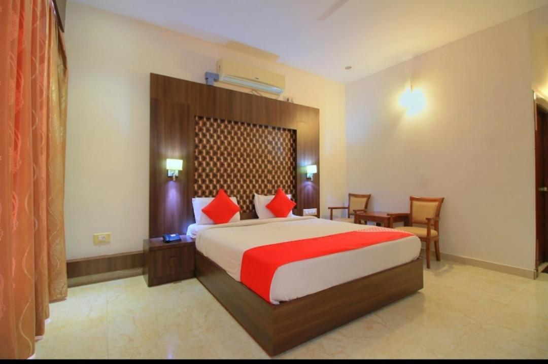 Grand Milestone Hotel Mysore Eksteriør billede