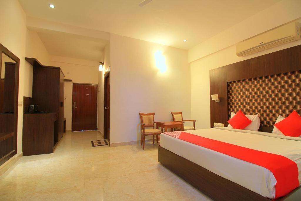 Grand Milestone Hotel Mysore Eksteriør billede